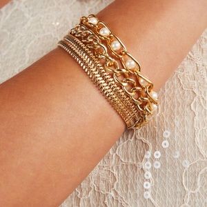 Vici Finesse Pearl Link Gold Bracelet